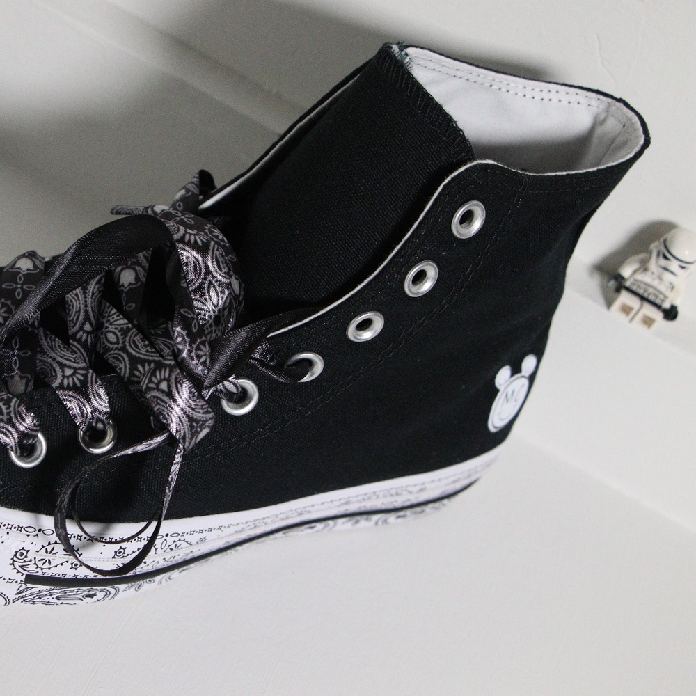 Miley Cyrus X Converse All Star High Top - Picture 4 of 8